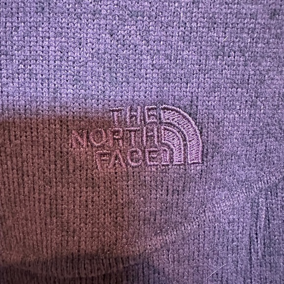 North face sweater top - never worn like new - purple size LG - Picture 2 of 3
